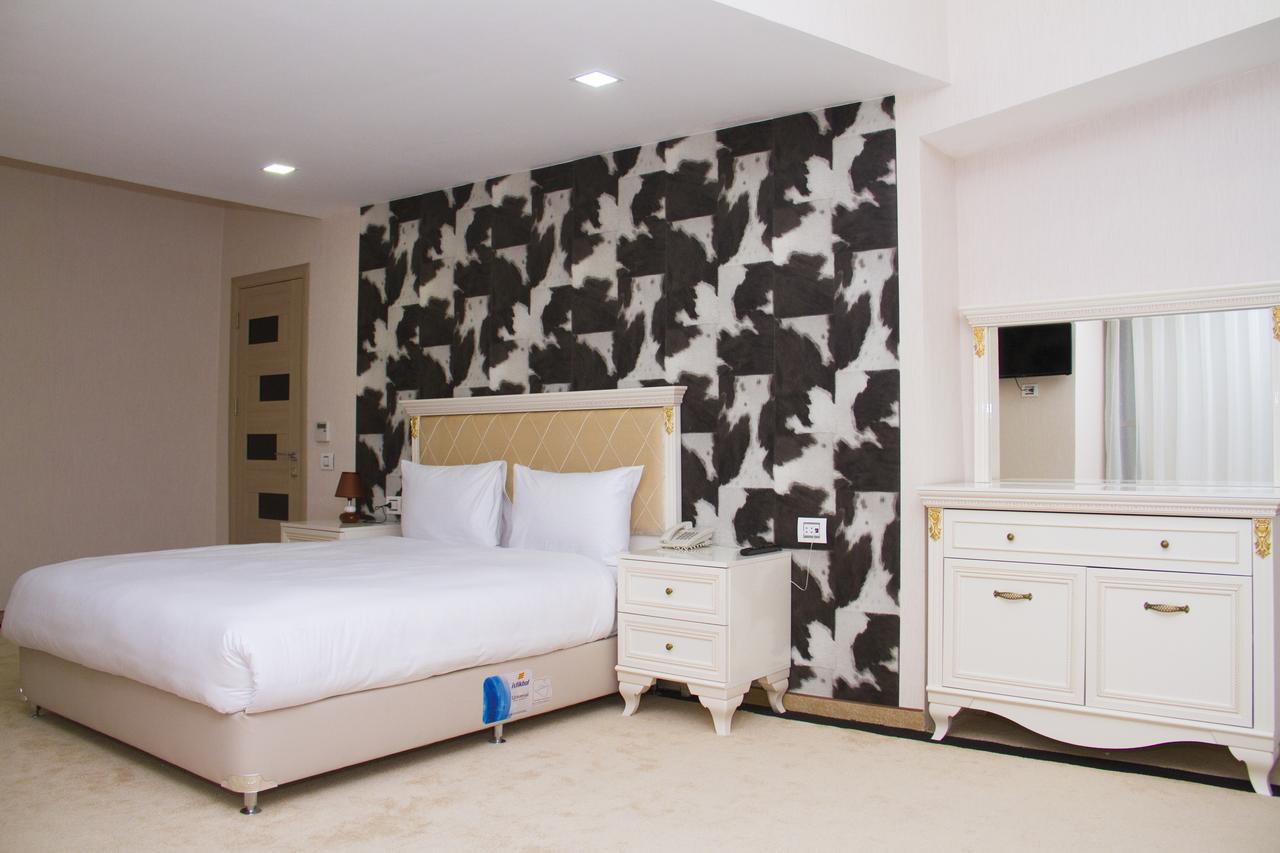 Continent Hotel Баку Екстериор снимка